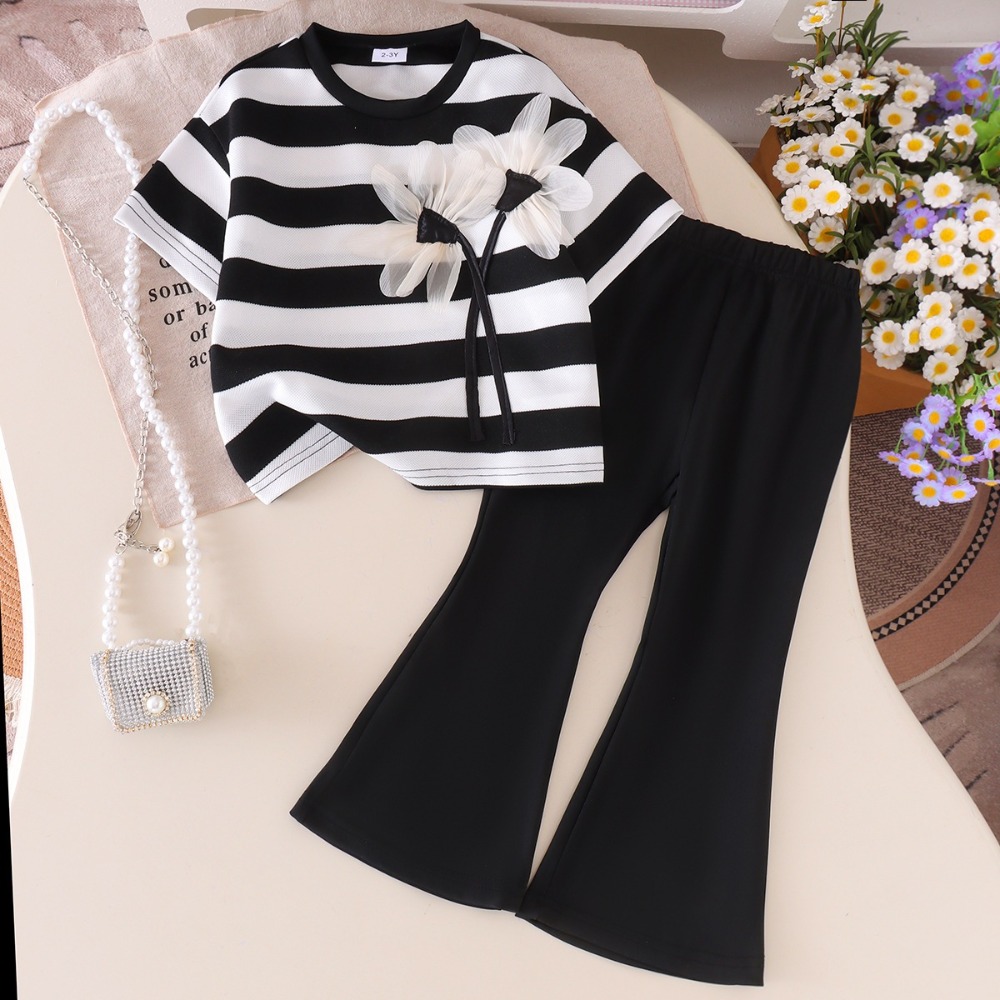 Monochrome Suit Set - Yeni Gelen Çocuklar İçin Monokrom Çizgili