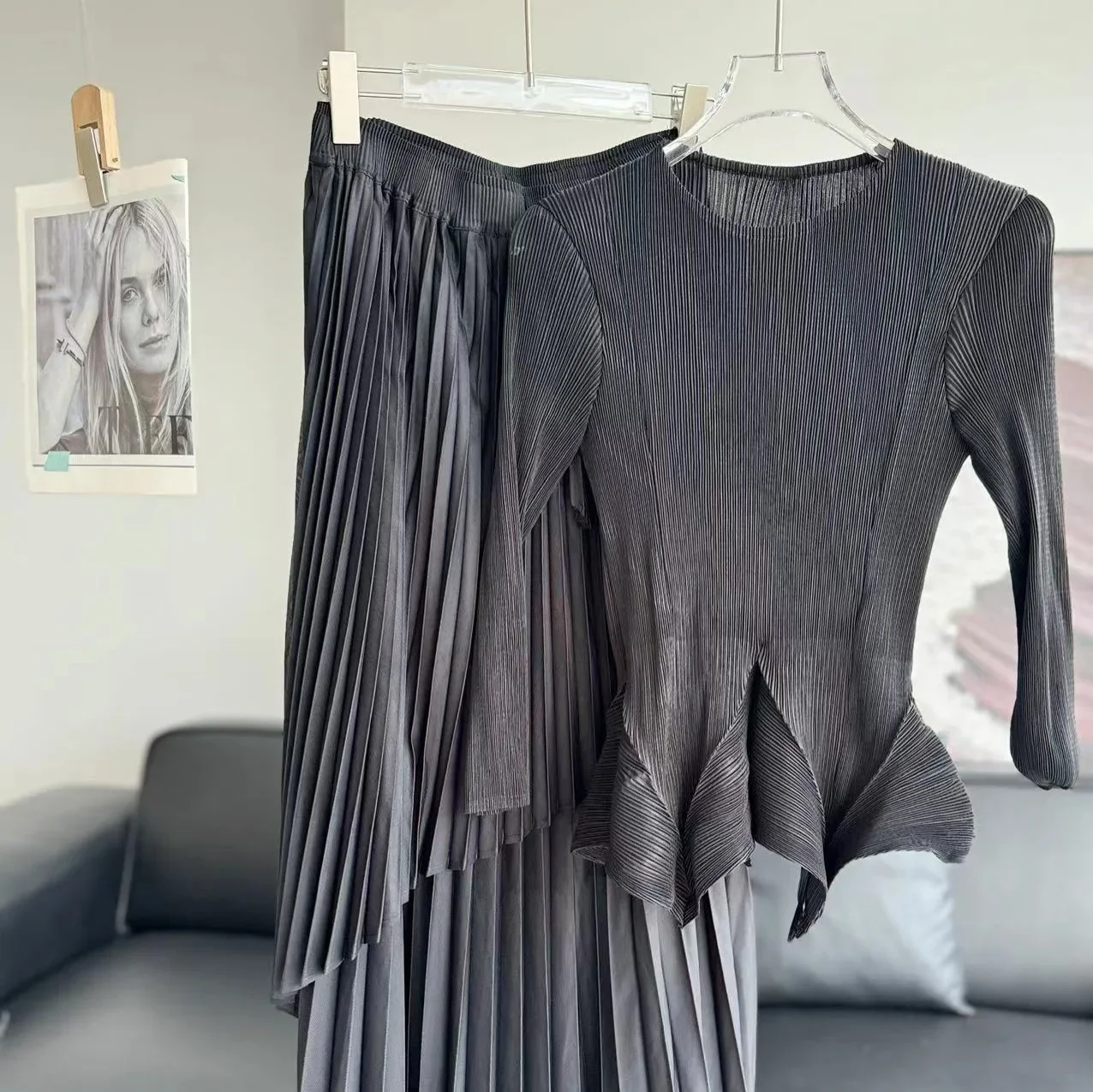 Miyake-monokrom abiye, uzun ko - Monochrome Suit Set incelemesi ve fiyatı